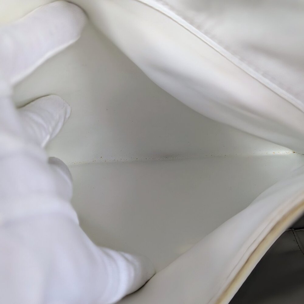 Chanel Rare Vintage White Quilted Lambskin Large Hobo Tote 24k GHW - Picture 13 of 16